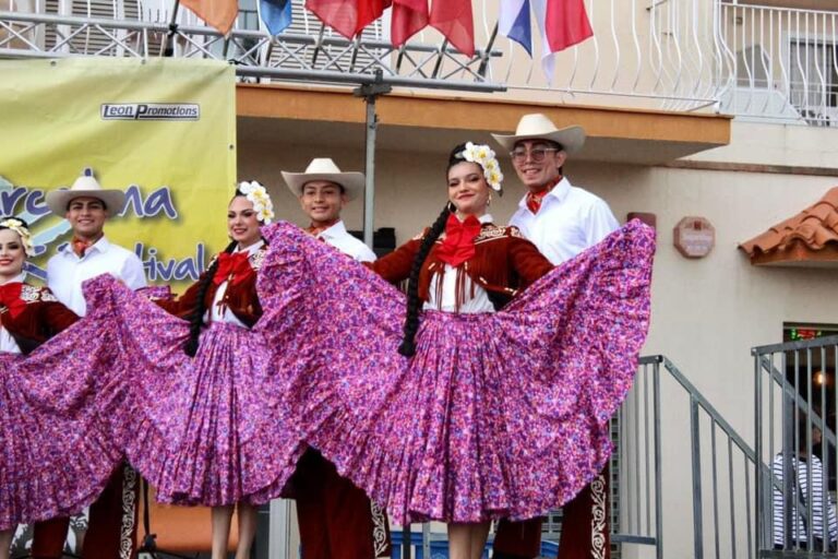 El Ballet Yolotli de la Universidad Tamaulipeca brilla en la Plaza de Ancora