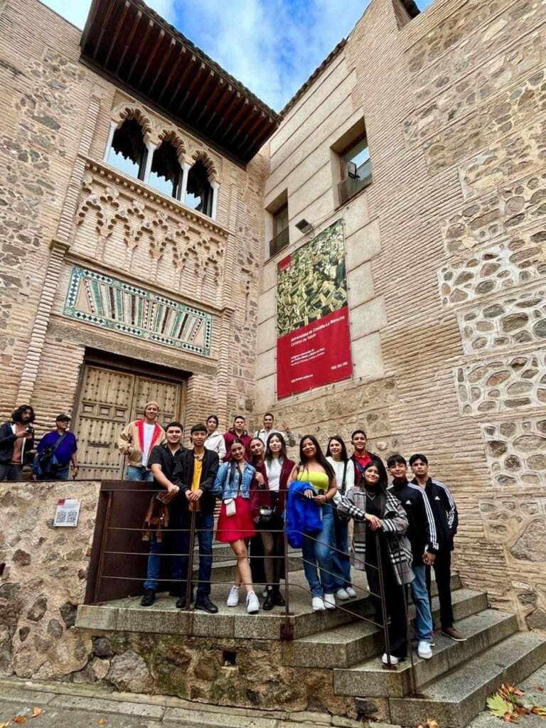 El Ballet Folclórico Yolotli cierra su experiencia en España con una visita a Toledo