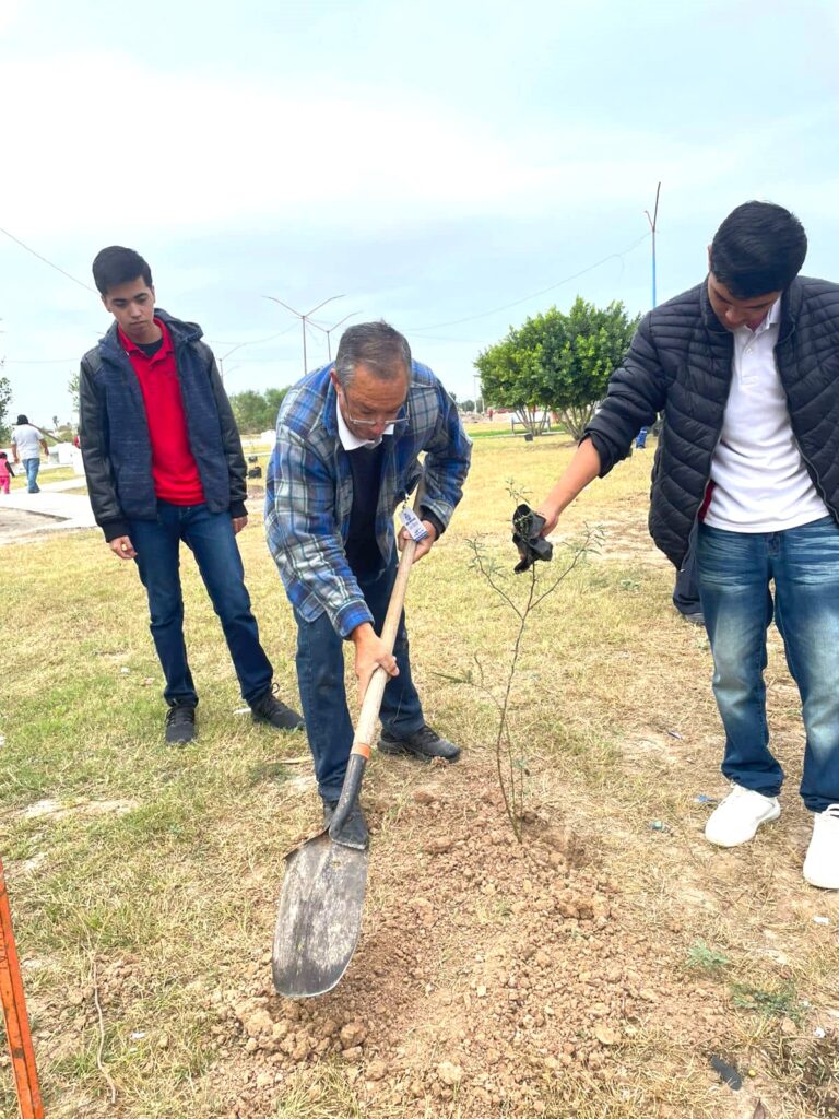 Estudiantes de Ecología Participan en…