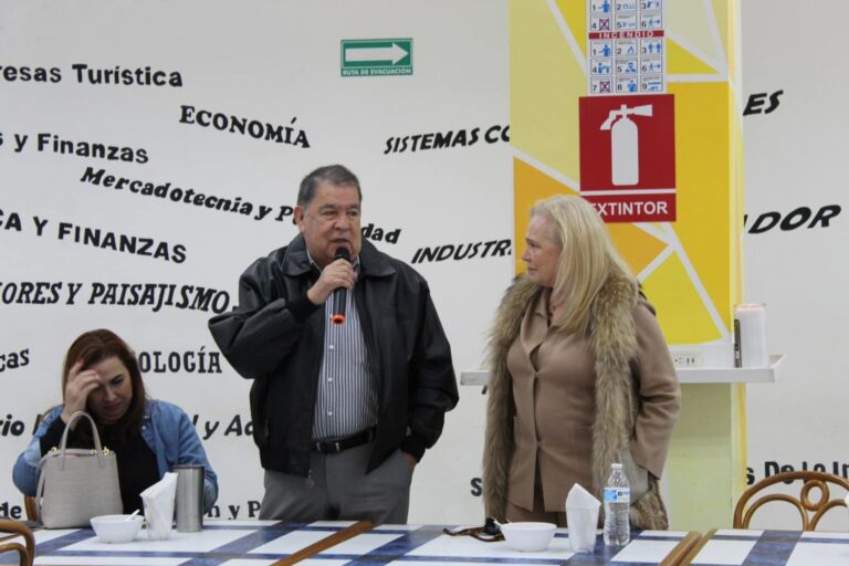 Autoridades Universitarias Celebran el Día de Reyes con el Personal Académico y Administrativo