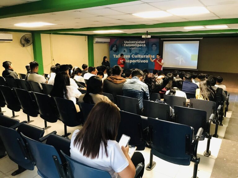 Universidad Tamaulipeca de Río Bravo Presenta Información Educativa a Estudiantes Próximos a Egresar de Conalep 200.