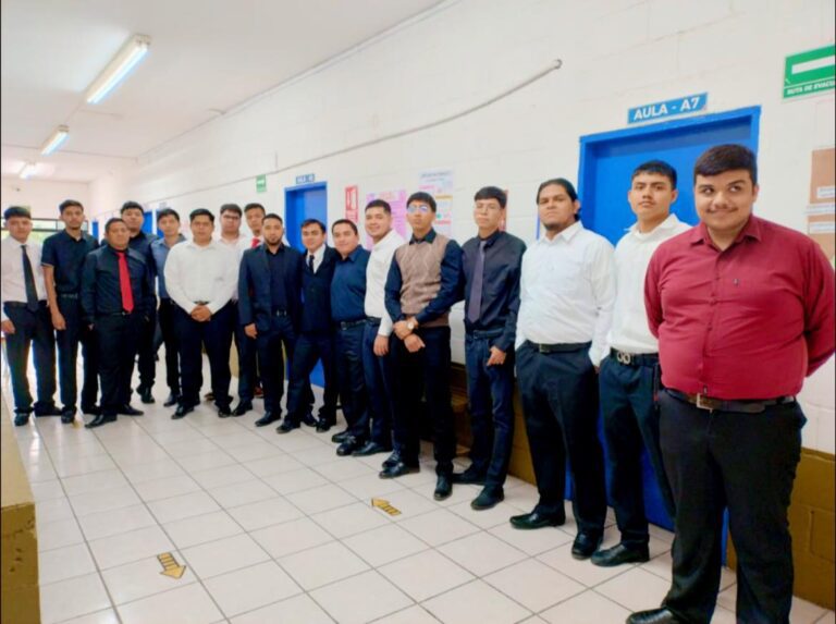 Destacan estudiantes de la Universidad Tamaulipeca en presentación de proyectos de investigación