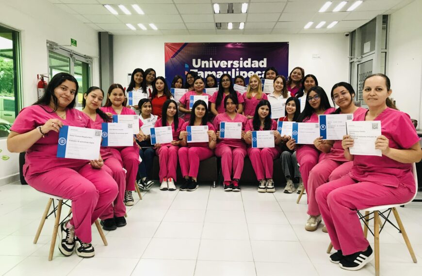 Alumnas de 8°&hellip;