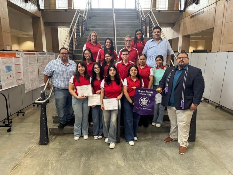 Alumnos de Enfermería y Psicología de nuestra institución asisten a Conferencia de Enfermería de UTRGV y participan en investigación