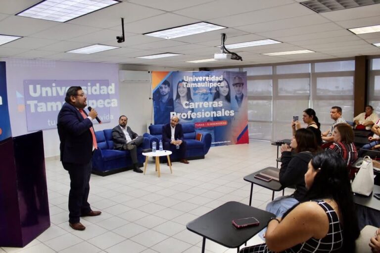 En el auditorio de nuestra casa de estudios se llevó a acabo un Panel de Expertos en el Área del Derecho Laboral.