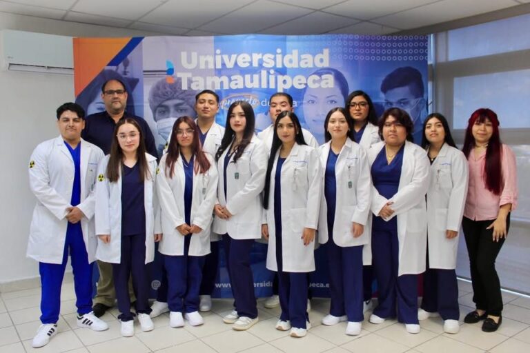 Imposición de Batas y Entrega de Dosímetros: Un Paso Decisivo hacia la Práctica Profesional en Radiología e Imagenología