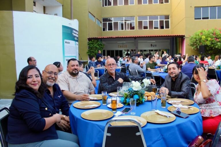 La Universidad Tamaulipeca celebra a sus docentes en el Día del Maestro