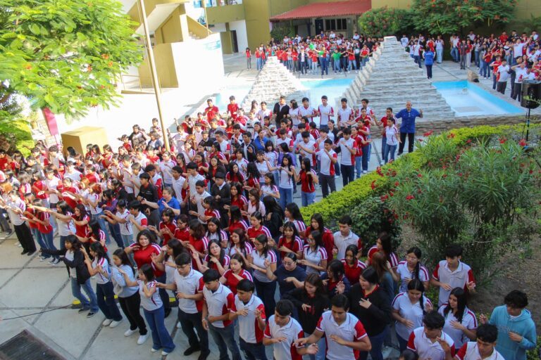 TODOS BAILANDO AL RITMO DEL PROGRAMA MUEVETE