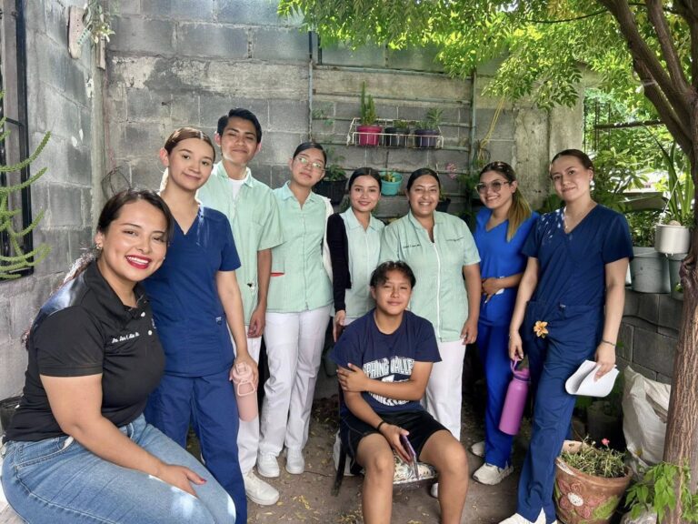 Destaca participación de alumnos de la Licenciatura en Enfermería en Campaña Intensiva de Vacunación.