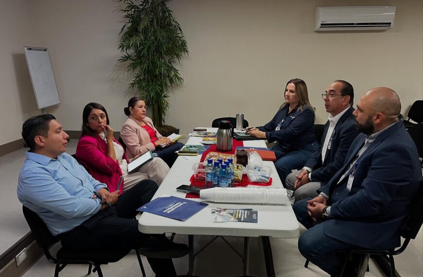 Visita institucional al&hellip;