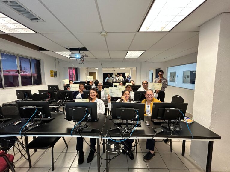 Orgullosamente entregamos las constancias de participación a nuestros docentes de la UT