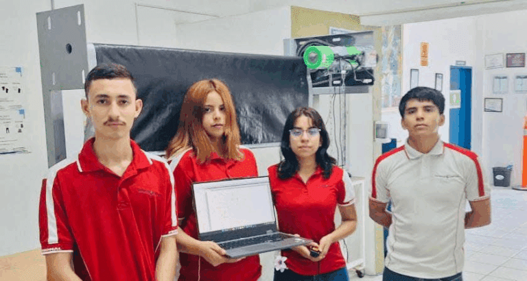 Estudiantes de Mecatrónica presentan innovador sistema automatizado para control de cortinas