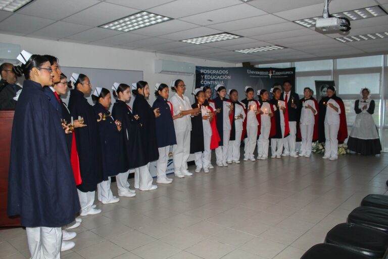 Imposición de Cofias, Fistoles y Paso de la Luz