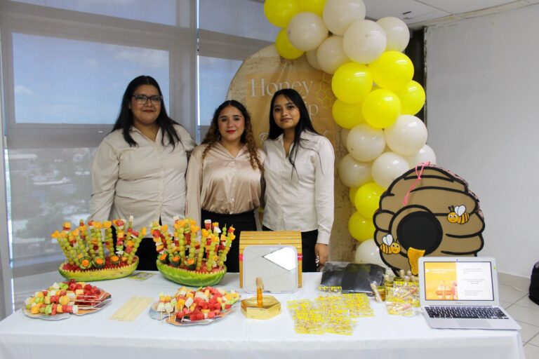 Exposición de Proyectos de Comercio Internacional Aduanero: Innovación y Exportación