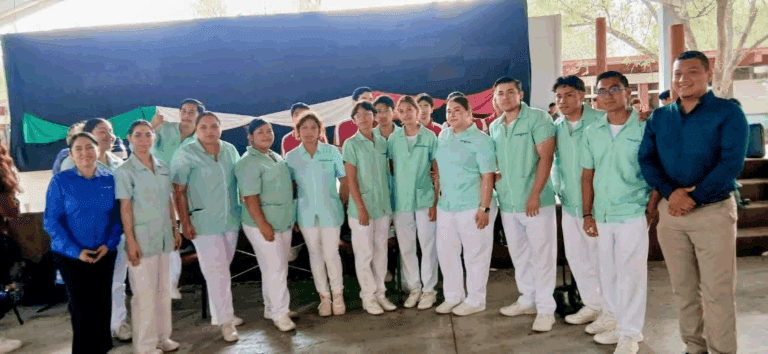 Alumnos de Enfermería Realizan Campaña de Salud por el Día Mundial de la Diabetes en el CBTIS 73