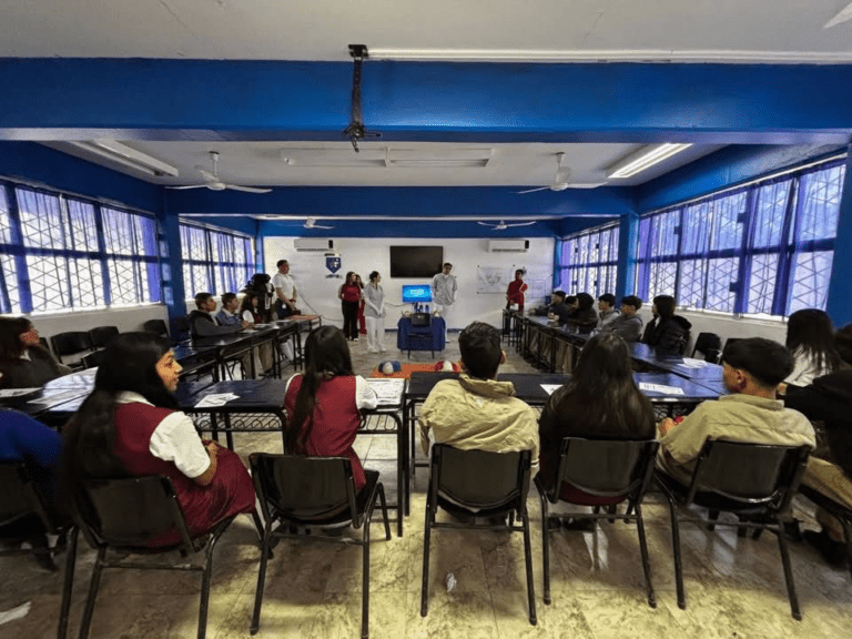 Universidad Tamaulipeca presenta su oferta educativa en la Secundaria Ignacio Manuel Altamirano #3